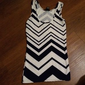 Blue & white zigzag tanktop